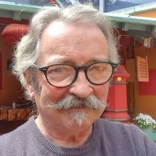 Let's find her a man! 😆 Read more: https://trib.al/d9DL2VR