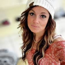 Heather Otis's Instagram, Twitter & Facebook