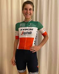 Road cyclocross mtb track fantasy. Elisa Longo Borghini Ø¹Ù„Ù‰ ØªÙˆÙŠØªØ± I Commenti Sarebbero Superflui Il Tricolore Non Ha Bisogno Di Parole Di Presentazione Grazie Santini Sms