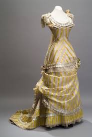 Vestido De Gala Corte Princesa Con Cauda 3 Museos