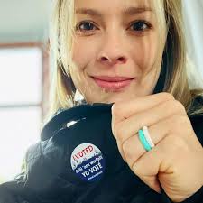 Leah Lenore Lang (@leahlenorelang) • Instagram photos and videos