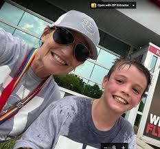 Quilt auction at 5K event for charity