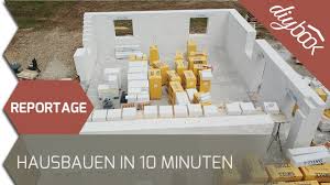 Hier wird der erstellungspreis pro m² gebaute fläche angesetzt. Reportage Haus Bauen In 10 Minuten Die Magie Von Porenbeton Youtube