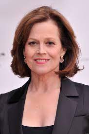 35 Sophisticated Hairstyles For Stylish Women Over 60 Anspruchsvolle Frisuren Stilvolle Frisuren Styling Kurzes Haar