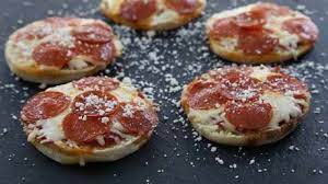 Fast English Muffin Pizzas Recipe English Muffin Pizza English Muffin Pizza Recipe Pizza Muffins