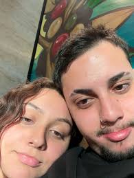 Há um ano atrás, nesse exato dia, mais ou menos 18/19h da noite, uma  segunda feira, estávamos dentro do seu carro, e eu estava decidindo o que  eu ia fazer, pois havia