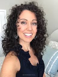 If you're not familiar with the cg method, it is basically a method of washing and styling wavy and curly hair to get softer, more defined, healthier curls and waves. How I Refreshed My Day 3 Curly Hair Shine With Jl