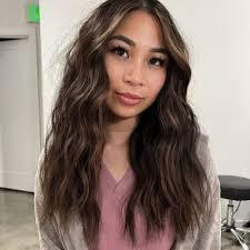 Julie Varela's Instagram, Twitter & Facebook