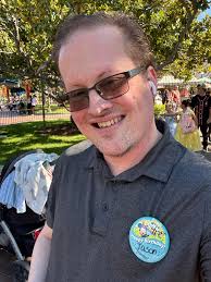 Welcome new Disneyland Magic Keyholders