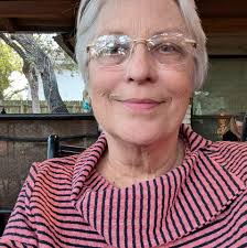 Can dogs safely consume aloe vera for allergies?