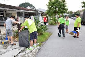 Gotong royong di lingkungan masyarakat sekitar. Pj Folks Promote Unity Through Malaysia Day Gotong Royong Citizens Journal Malaysia