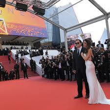 Une première montée des marches glamour à cannes. Cannes 2019 Ou Et Comment Suivre La Ceremonie De Cloture Du Festival
