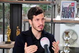 En karli yatirim sali̇h uçan salih uçan'ın bonservisine 1.5 milyon euro veren f.bahçe, 4 yılda bu futbolcuya 2 milyon tl verecek. Salih Ucan Dan Roma Itirafi Yanlis Yaptim Haberler Spor