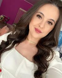 Vanessa Aires (@vaaires_) • Instagram photos and videos