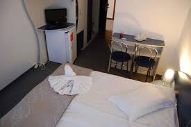 Hotelul aurora din mamaia este amplasat in sudul statiunii, la 25 de metri de plaja si cativa pasi de parcul aqua magic. Hotel Aurora Mamaia Romania Camere Si Tarife Disponibile