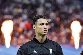 Check out this biography to know about his birthday, childhood, family life, achievements and fun facts about him. Cristiano Ronaldos Ungewohnliche Schlaf Methode Nie Mehr Mude Sein Gq Germany