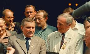 Lech wałęsa (/ˌlɛk vəˈwɛnsə/ or /wɔːˈlɛnsə/; Bartosik 4 Czerwca 1989 Zdjecie Z Walesa Wystarczylo By Zostac Parlamentarzysta Dziennik Zachodni