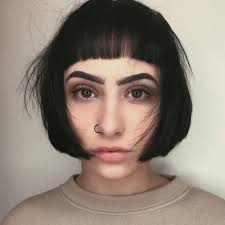 If your face is more similar to square jawlines than round ones, consider yourself an oblong face shape. 21 Most Flattering Hairstyles For Long Faces To Look Shorter