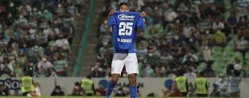 Luis romo, 26, from mexico cd cruz azul, since 2019 defensive midfield market value: Luis Romo Dedica Su Gol Ante Santos Al Piojo Alvarado