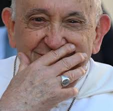 Joke about a priest, a pastor, and a rabbit at a blood donation clinic