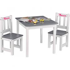 Cette petite chaise est à la fois pratique et amusante car, elle pourra représenter le héros qui sommeil à l'intérieur de votre enfant. Table Et Chaises Enfant Personnalisees Blanc Gris