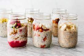 From the same person who made the pumpkin pie overnight oats, i present to you, my new favorite. Easy Overnight Oats 6 Amazing Flavors Downshiftology
