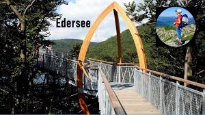 Рядом с edersee, hessen (deutschland). Edersee Baumkronenweg In Hessen Germany