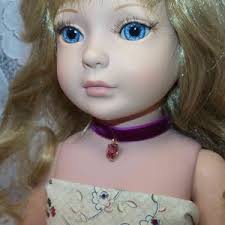 Doll Necklace Pink/gold Circle Pendant