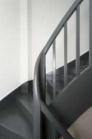 1 comment peindre un escalier en bois ? Repeindre Un Escalier Pour Le Relooker Conseils Et Etapes A Suivre Cote Maison