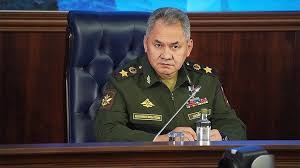 Министр обороны сергей шойгу прибыл в крым, где проходит основной этап межвидовых учений войск южного военного округа и вдв в рамках внезапной проверки боеготовности. Shojgu Reshil Zavershit Vnezapnuyu Proverku V Yuzhnom I Zapadnom Voennyh Okrugah