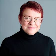 Shannon Bloomer's Instagram, Twitter & Facebook