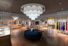 Sa densité, sa longueur, son opacité varient selon l'usage pour lequel il est prévu. Warlon Kitoki