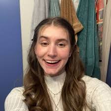 Amelia Pulley's Instagram, Twitter & Facebook