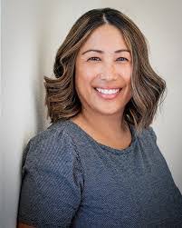 Jeanette Viera's Instagram, Twitter & Facebook