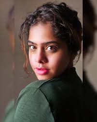 Shruthi Srinivas's Instagram, Twitter & Facebook