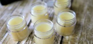 Află cele 6 exerciții simple pe care le poți face, iar cele 6 metode propuse de mine în videoul de mai jos pentru anihilarea durerilor de cap sunt masaj ușor pe tâmple și pe frunte cu ulei de mentă. Balsamul Care Trateaza Durerile De Cap Se Aplica Pe Frunte Si Pe Tample Girly Ro