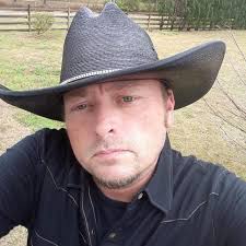 Joel Bowen's Instagram, Twitter & Facebook