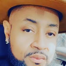 Gloria Koonce's Instagram, Twitter & Facebook