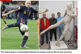 Internasional kacau, pemain real madrid dan barcelona saling bunuh sebelum piala dunia 2010. Patung Andres Iniesta Cetak Gol Piala Dunia 2010 Tak Sempurna Karena Telanjang Halaman All Kompas Com