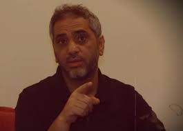 أصيب بورم سرطاني في القولون تسبب في فقدان وزنه بشكل كبير، ما جعله يبتعد عن الغناء بناء. Ø¨Ø§Ù„ÙÙŠØ¯ÙŠÙˆ ÙØ¶Ù„ Ø´Ø§ÙƒØ± ÙŠØ¸Ù‡Ø± Ù„Ù„Ù…Ø±Ø© Ø§Ù„Ø£ÙˆÙ„Ù‰ Ø¹Ù„Ù‰ Ø´Ø§Ø´Ø© Ø§Ù„ØªÙ„ÙŠÙØ²ÙŠÙˆÙ† ÙÙŠ Ù‡Ø°Ø§ Ø§Ù„Ù…ÙˆØ¹Ø¯ Ø®Ø¨Ø± ÙÙŠ Ø§Ù„ÙÙ†
