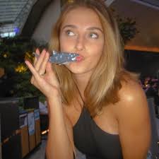 Tess Dinerstein🐸 (@tessadin)