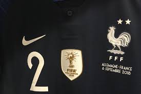 Nos pronostiqueurs experts ajoutent leurs pronostics nous les filtrons pour vous et affichons les meilleurs pronostics sur espagne d'aujourd'hui et ceux de. Un Ecusson Special Coupe Du Monde Sur Le Maillot Des Bleus Contre L Allemagne L Equipe