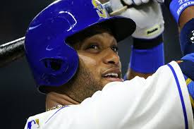 Mariners' Robinson Cano is finally happy, healthy and hitting again