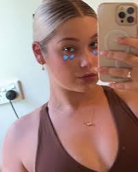 Jade Mclean's Instagram, Twitter & Facebook