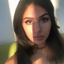 hi friends, it's me again