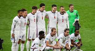 Soutiens les trois lions avec notre sélection de maillots, shorts, pantalons de foot officiels de l'équipe anglaise. Voak5xjj3gozzm