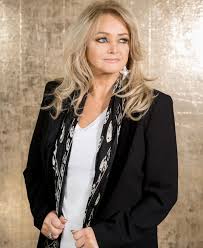 Thecelebritycity #bonnietyler #2000s #gaynorsullivan #gaynorhopkins bonnie tyler est une chanteuse britannique, née gaynor hopkins le 8 juin 1951 à skewen au pays. Bonnie Tyler Uber Botox Bohlen Und Ihren Gesichtszwilling