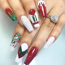 Long, thin, and with a straight tip, they're a relatively we have collected more than 30 models of the coffin nails. 1001 Ideas For Cute Christmas Nail Designs For 2020