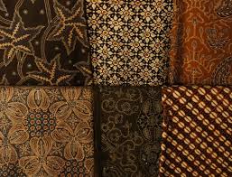 Motif ini juga merupakan salah satu pola lama yang pada jaman dulu hanya disediakan untuk. 35 Motif Batik Tradisional Indonesia Dari Berbagai Daerah Lengkap
