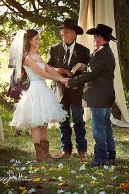 48 Classy Vow Renewal Country Wedding Dresses Ideas Cowgirl Wedding Dress Cowgirl Wedding Country Wedding Dresses